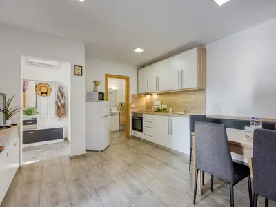 Küche und Essbereich