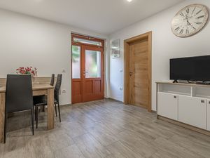 23708605-Appartement-4-Portorož-300x225-1