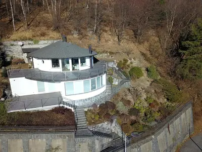Gebäude