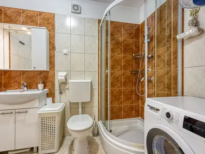 Badezimmer mit Dusche