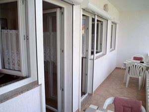 23533564-Appartement-8-Rab-300x225-4