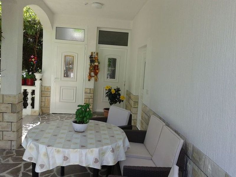 23533563-Appartement-9-Rab-800x600-2