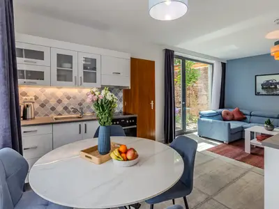 Küche und Essbereich