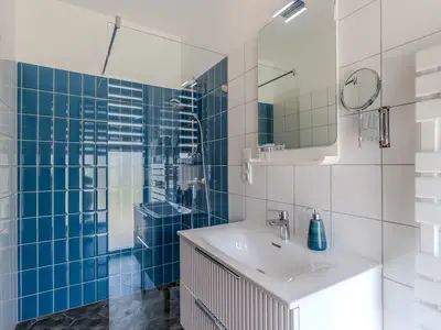 Badezimmer mit Dusche