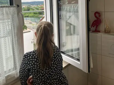 Blick aus dem Badfenster auf den Rhein-Main-Donau-Kanal