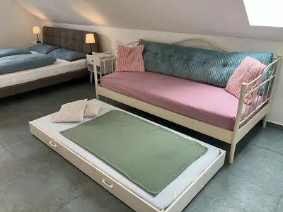 Das Ausziehbett ist bequemer als jede Schlafcouch