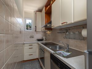 24021471-Appartement-4-Rijeka-300x225-3