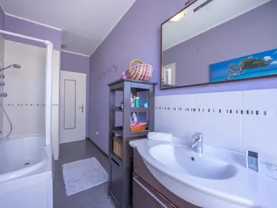 Das erste Badezimmer aus einem anderen Blickwinkel