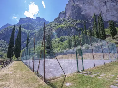 Der gemeinsame Tennisplatz der Residenz