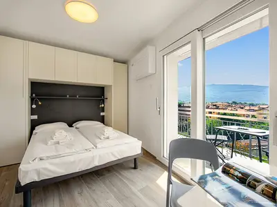 Das Schlafzimmer mit Klimaanlage
