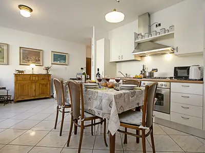 Küche und Essbereich