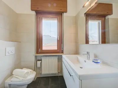 Ein weiteres Bild des Badezimmers