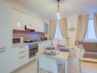 Küche und Essbereich