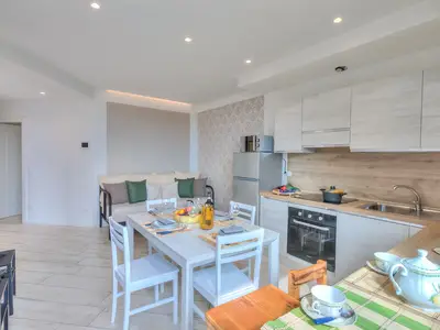 Küche und Essbereich