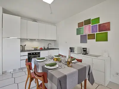 Küche und Essbereich