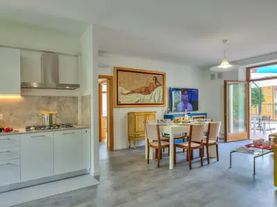 Küche und Essbereich