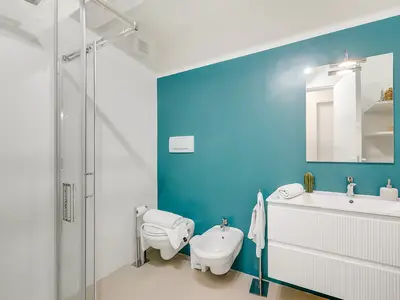 Badezimmer mit Dusche