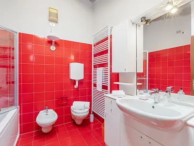 Badezimmer mit Badewanne