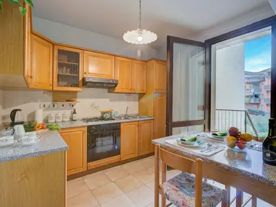 Küche und Essbereich