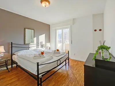 Das zweite Schlafzimmer mit Doppelbett