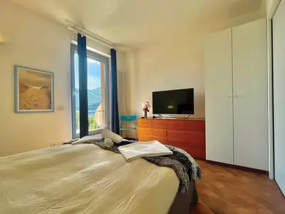 Schlafzimmer mit Doppelbett