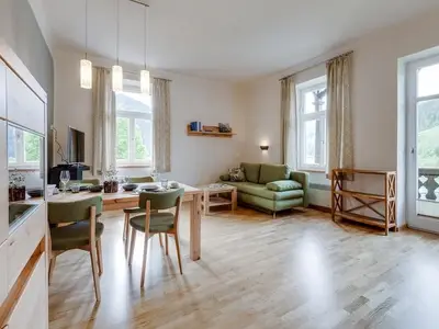 Herrenhaus See-Komfort mit Balkon und Seeblick