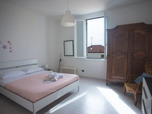 24018918-Appartement-5-Sanremo-300x225-1
