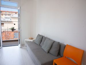 24018918-Appartement-5-Sanremo-300x225-3