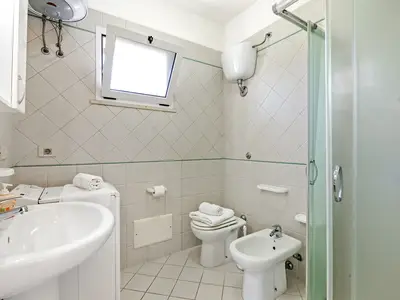 Badezimmer mit Dusche