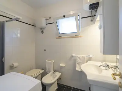 Badezimmer mit Dusche