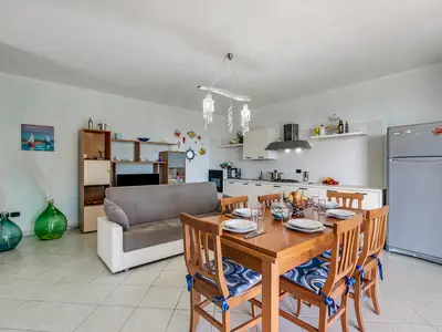 Küche und Essbereich