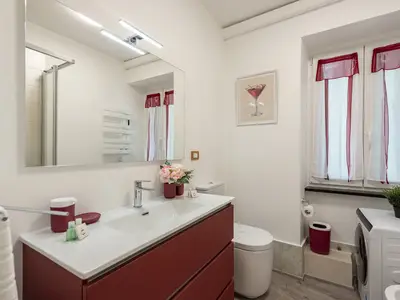 Badezimmer mit Dusche
