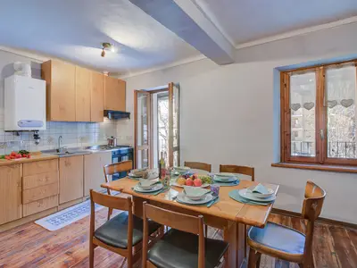 Küche und Essbereich