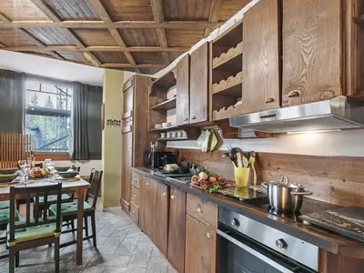 Küche und Essbereich