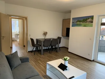 Wohn-/ Esszimmer