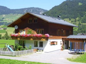 19190320-Appartement-6-Schoppernau-300x225-0