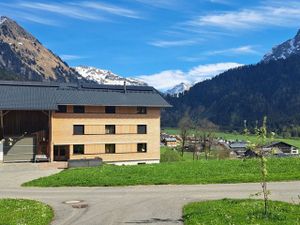 23573009-Appartement-7-Schoppernau-300x225-0