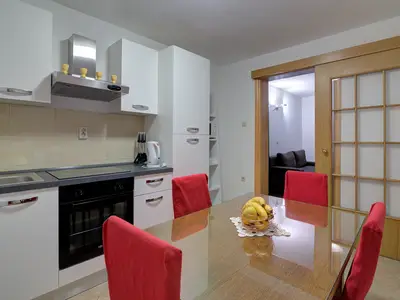 Küche und Essbereich