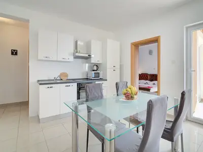 Küche und Essbereich