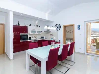 Küche und Essbereich