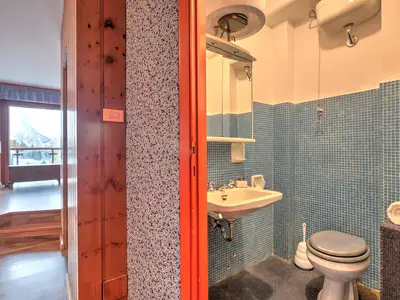 Zweites Badezimmer