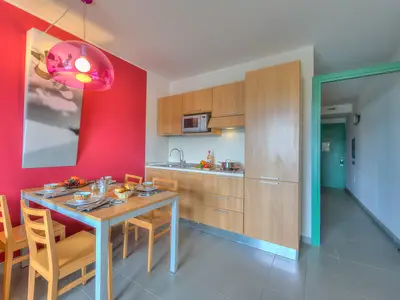 Essbereich mit Korridor