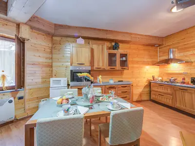 Küche und Essbereich