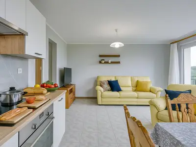 Küche und Essbereich