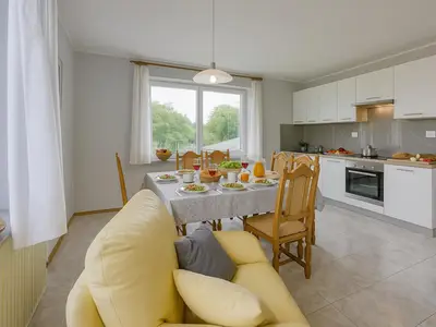 Küche und Essbereich