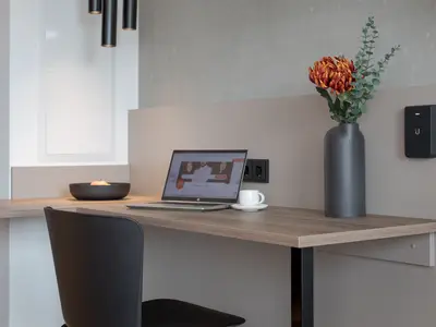 Comfy Apartment Tisch