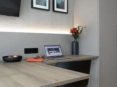 Comfy Apartment Tisch