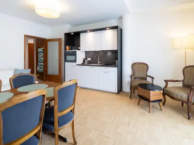 Suite Seeblick_Küche und Wohn-Ess-Bereich