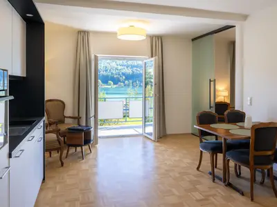 Suite Seeblick Wohn-Essbereich mit Ausblick