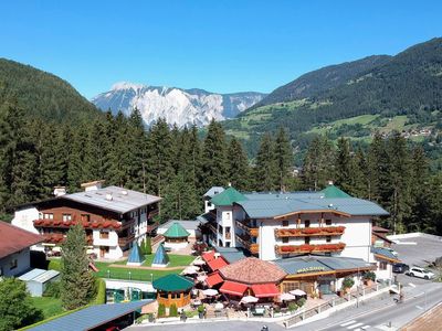 Außenansicht im Sommer